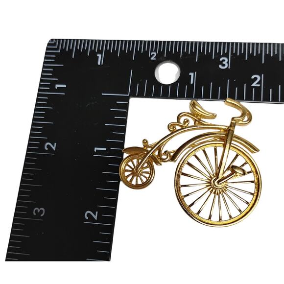 Vintage Bicycle Brooch Gold Tone Spinning Wheel Vintage 🚲 - Picture 4 of 11